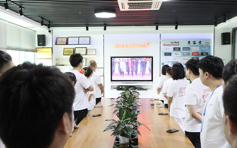 GreenTouch watched the September 3rd military parade together: Remember history and become stronger!