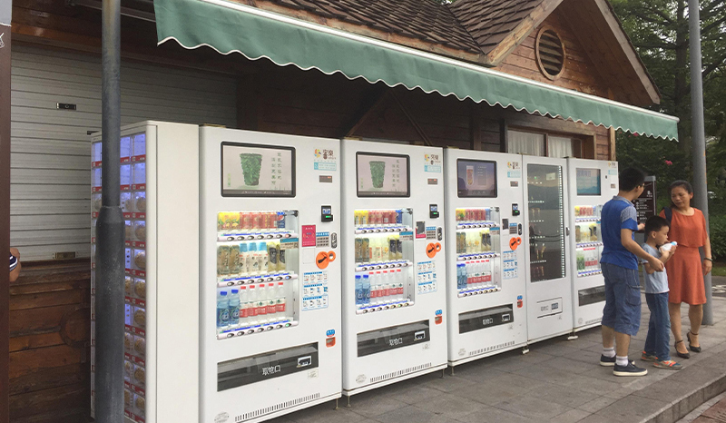 How to achieve real-time update of product information through vending machine display screen?